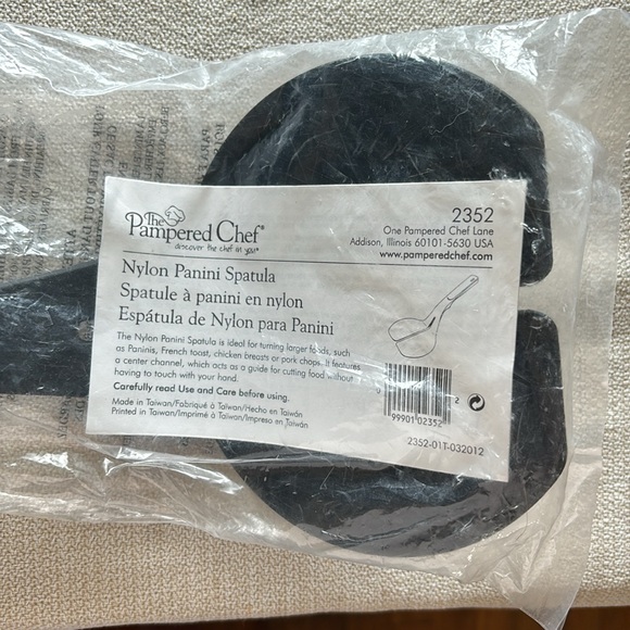 Pampered Chef Nylon Panini Spatula - Picture 2 of 3